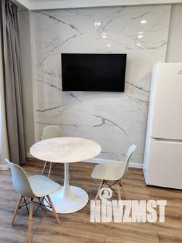 Студия квартира, посуточно, 38м2, 6/9 этаж