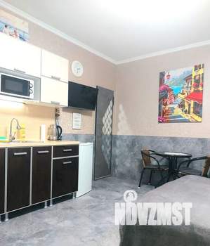 Студия квартира, посуточно, 32м2, 1/4 этаж