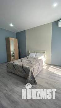 Студия квартира, посуточно, 33м2, 1/5 этаж