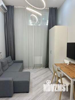 Студия квартира, посуточно, 35м2, 1/19 этаж