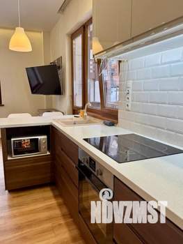 Студия квартира, посуточно, 37м2, 2/5 этаж