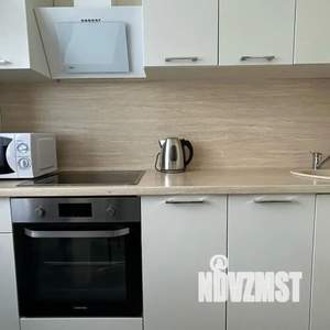 1-к квартира, посуточно, 42м2, 3/10 этаж