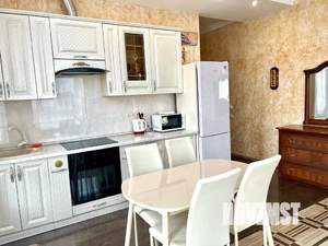 Студия квартира, посуточно, 38м2, 3/3 этаж