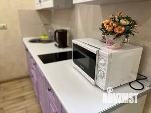 Студия квартира, посуточно, 28м2, 1/8 этаж