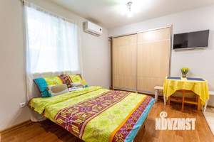 Студия квартира, посуточно, 25м2, 1/5 этаж