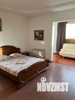 1-к квартира, посуточно, 68м2, 13/20 этаж