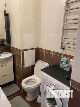 Студия квартира, посуточно, 38м2, 1/9 этаж