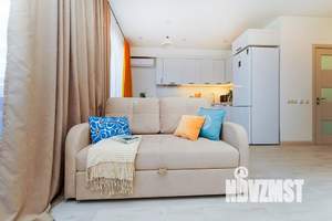 Студия квартира, посуточно, 38м2, 3/11 этаж