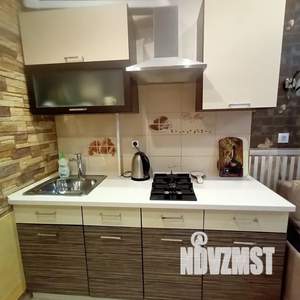 Студия квартира, посуточно, 30м2, 1/4 этаж