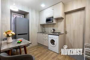 Студия квартира, посуточно, 25м2, 1/5 этаж