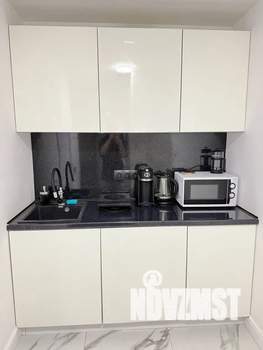 Студия квартира, посуточно, 32м2, 1/4 этаж