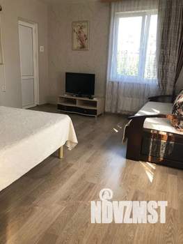 1-к квартира, посуточно, 32м2, 1/2 этаж