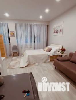 Студия квартира, посуточно, 30м2, 1/4 этаж