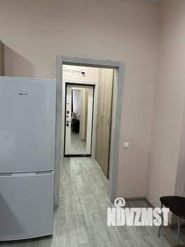 Студия квартира, посуточно, 32м2, 1/3 этаж