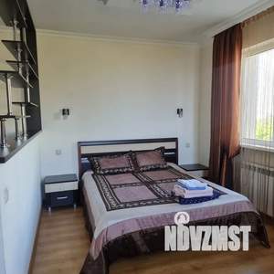 1-к квартира, посуточно, 62м2, 9/16 этаж