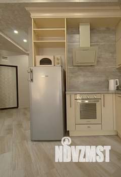 Студия квартира, посуточно, 32м2, 1/4 этаж