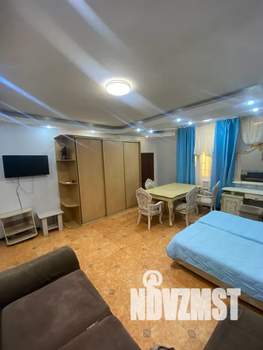 Студия квартира, посуточно, 35м2, 1/9 этаж