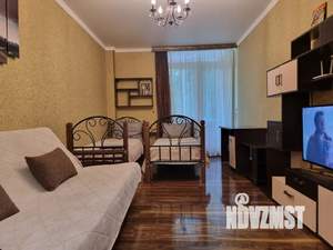 1-к квартира, посуточно, 35м2, 3/18 этаж