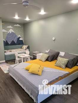 Студия квартира, посуточно, 42м2, 1/12 этаж