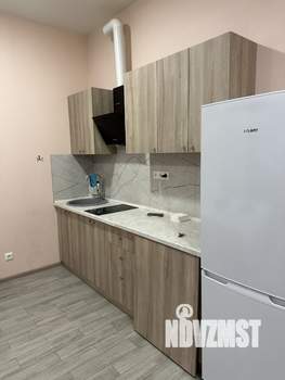 Студия квартира, посуточно, 32м2, 1/3 этаж