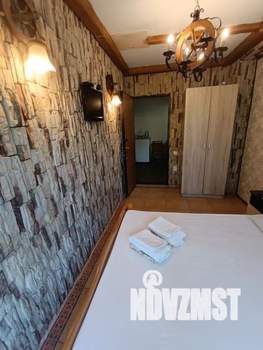 1-к квартира, посуточно, 18м2, 1/2 этаж