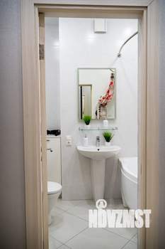 Студия квартира, посуточно, 37м2, 5/19 этаж