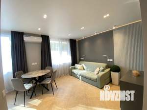 Студия квартира, посуточно, 35м2, 1/7 этаж