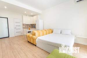 Студия квартира, посуточно, 40м2, 1/7 этаж