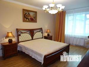 3-к квартира, посуточно, 100м2, 1/1 этаж