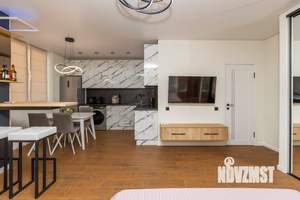Студия квартира, посуточно, 38м2, 1/5 этаж