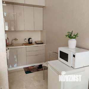 Студия квартира, посуточно, 27м2, 1/21 этаж