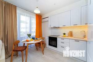 Студия квартира, посуточно, 38м2, 3/11 этаж