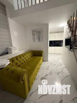 Студия квартира, посуточно, 32м2, 1/4 этаж