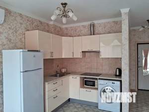 Студия квартира, посуточно, 40м2, 1/5 этаж