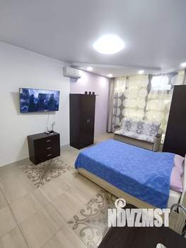 Студия квартира, посуточно, 40м2, 1/7 этаж
