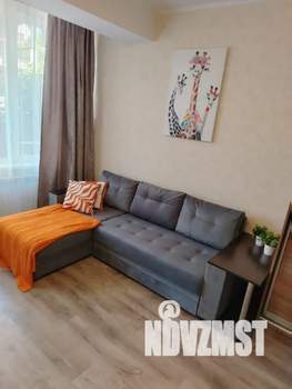 Студия квартира, посуточно, 30м2, 2/5 этаж