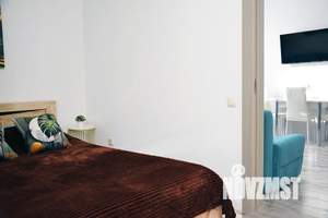 Студия квартира, посуточно, 32м2, 1/4 этаж