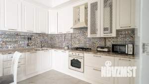 1-к квартира, посуточно, 64м2, 4/5 этаж