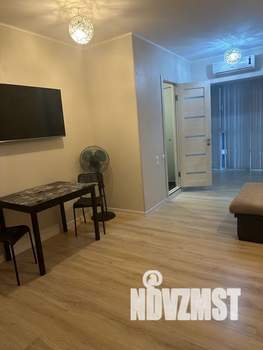 1-к квартира, посуточно, 37м2, 7/25 этаж