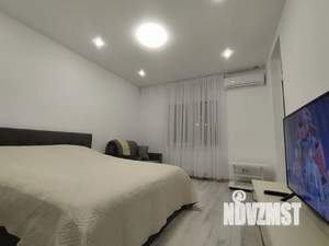 Студия квартира, посуточно, 37м2, 16/20 этаж