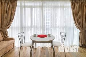 Студия квартира, посуточно, 32м2, 18/27 этаж