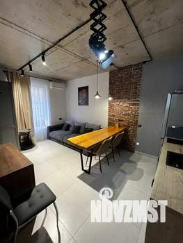 Студия квартира, посуточно, 38м2, 1/4 этаж