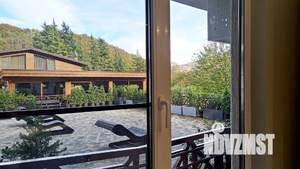 Студия квартира, посуточно, 37м2, 1/3 этаж