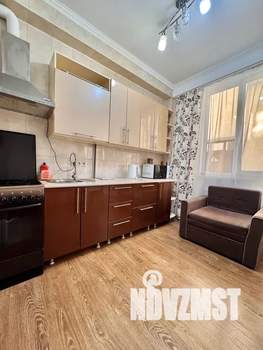 1-к квартира, посуточно, 37м2, 1/6 этаж