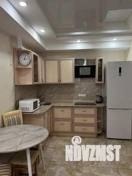 Студия квартира, посуточно, 40м2, 2/5 этаж