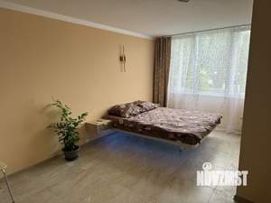 Студия квартира, посуточно, 32м2, 1/3 этаж