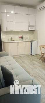 Студия квартира, посуточно, 25м2, 1/13 этаж