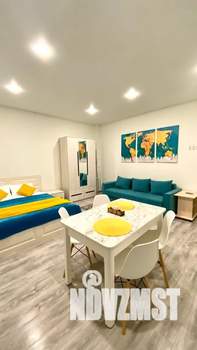 Студия квартира, посуточно, 35м2, 1/5 этаж