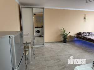 Студия квартира, посуточно, 32м2, 1/3 этаж