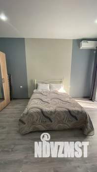 Студия квартира, посуточно, 33м2, 1/5 этаж